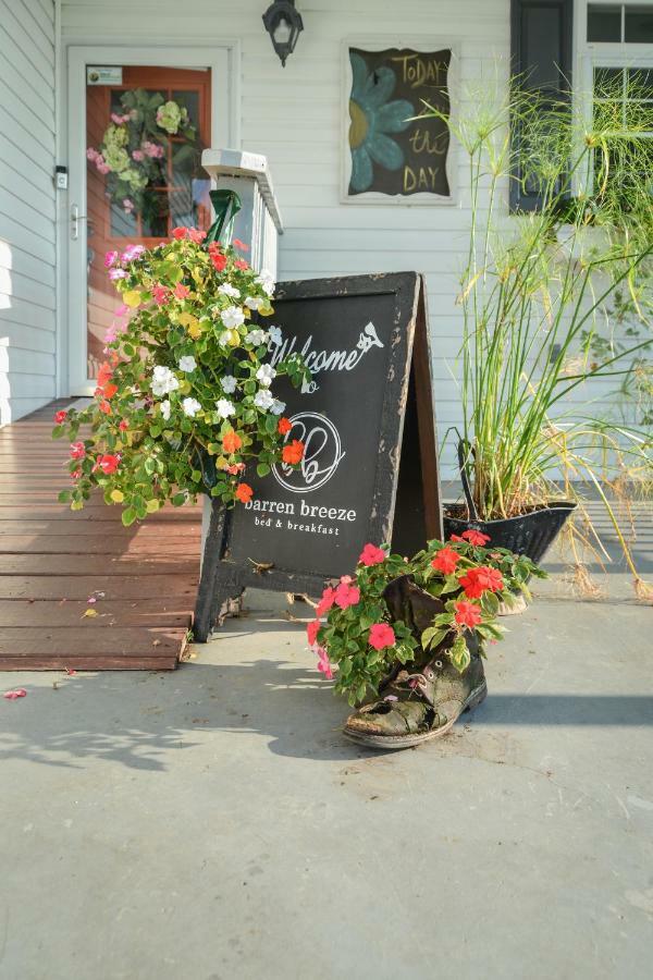Barren Breeze Bed And Breakfast Lucas Екстер'єр фото